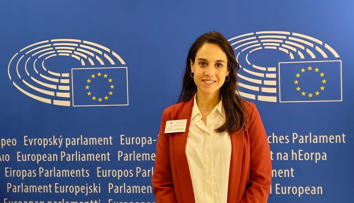  La professora Marina Fernández intervé en el Parlament Europeu en el marc del moviment Adolescència Lliure de Mòbils